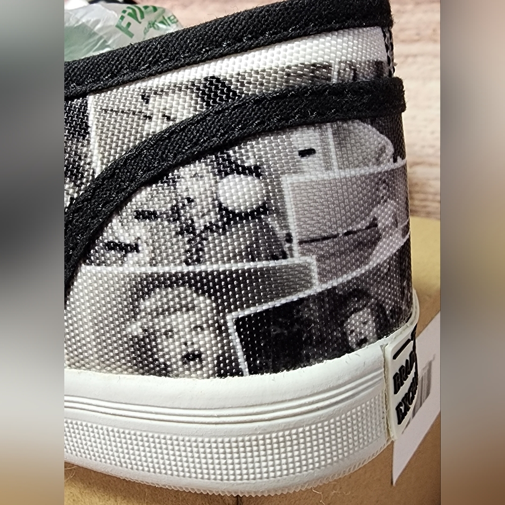 I Love Lucy Sneakers - Size 9 - Picture 4 of 12